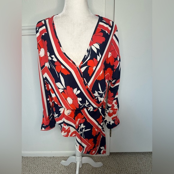 Soho New York & Company Red and Navy Floral Assymetrical Blouse size L - Picture 1 of 6